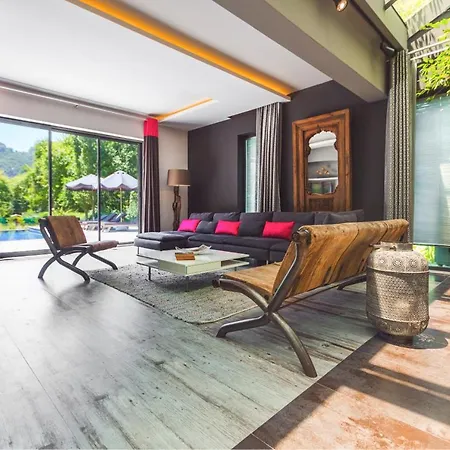 Villa Iskenderun Sleeps 6 With Pool And Air Con