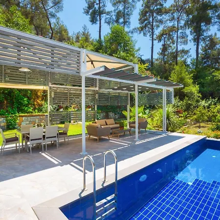 Iskenderun Sleeps 6 With Pool And Air Con Villa